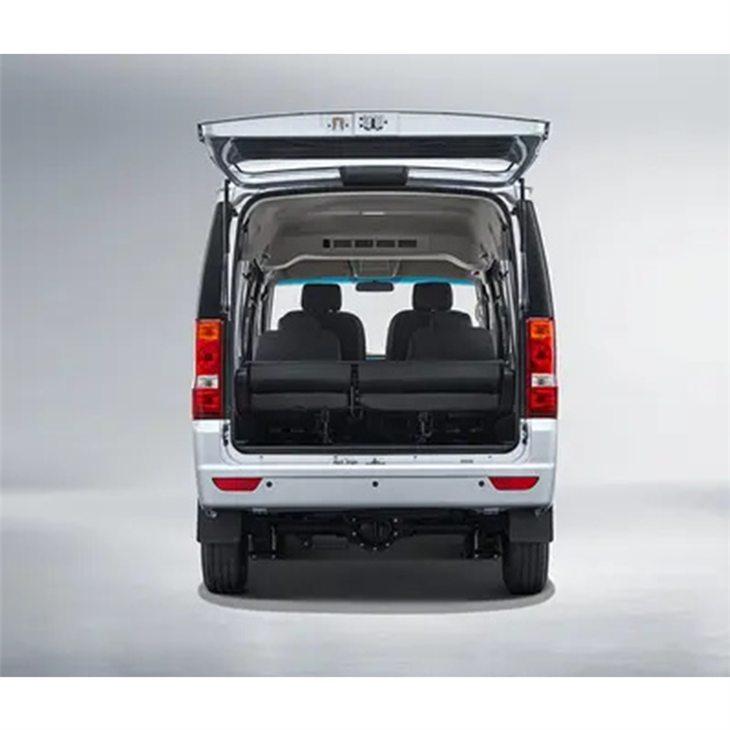 Ruichi ES50 Awd 7 Seater Van