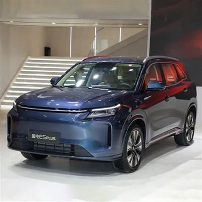 Dongfeng E5 Plus Mobil Keluarga